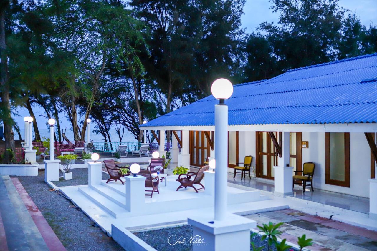 Ceylonta Beach Resort And Spa Hambantota Kültér fotó