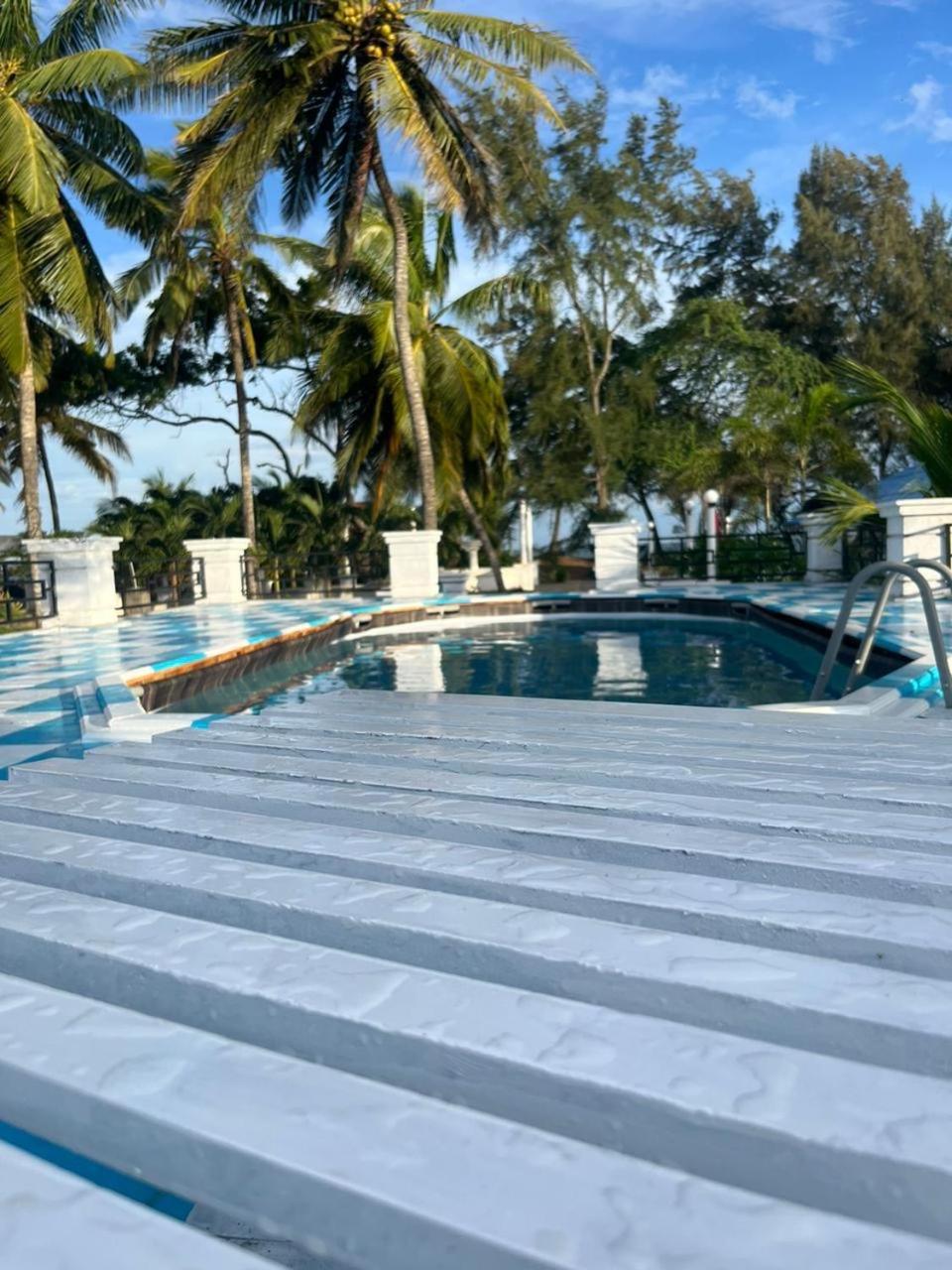 Ceylonta Beach Resort And Spa Hambantota Kültér fotó
