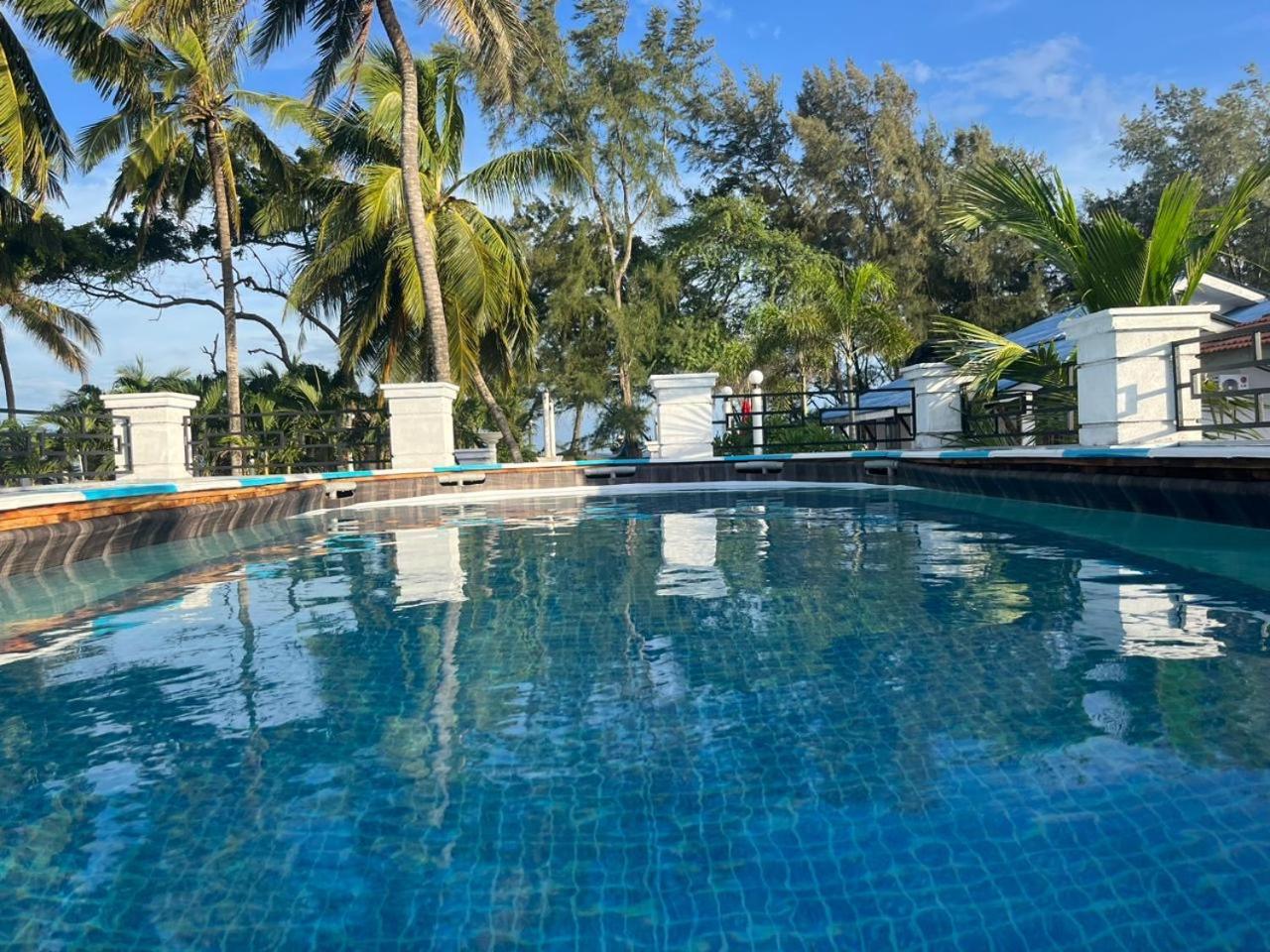 Ceylonta Beach Resort And Spa Hambantota Kültér fotó
