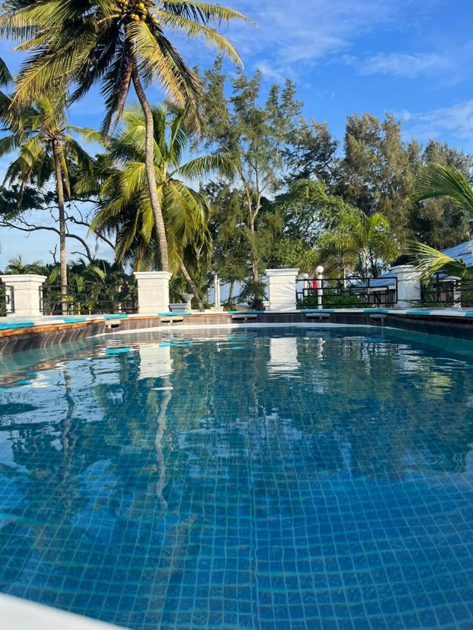 Ceylonta Beach Resort And Spa Hambantota Kültér fotó